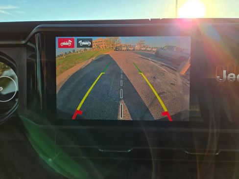 Used 2024 Jeep Wrangler Unlimited Rubicon 392 image 24