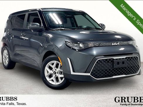 Used 2025 Kia Soul LX w/ LX Technology Package FWD image 1