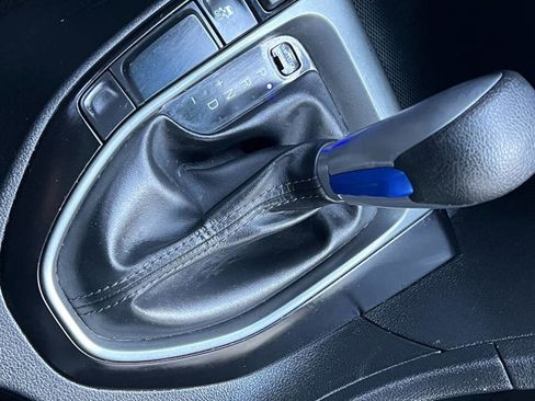 Used 2020 Hyundai Veloster 2.0 image 31