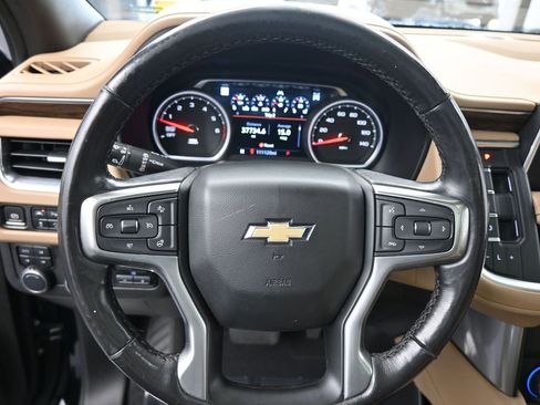 Used 2021 Chevrolet Tahoe Premier w/ Premium Package image 16