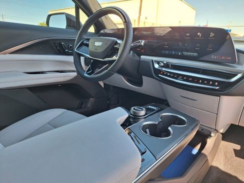 New 2026 Cadillac Lyriq Sport w/ LPO, ONYX Package AWD/4WD image 26