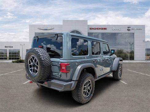 Certified 2026 Jeep Wrangler Unlimited Rubicon AWD/4WD image 3