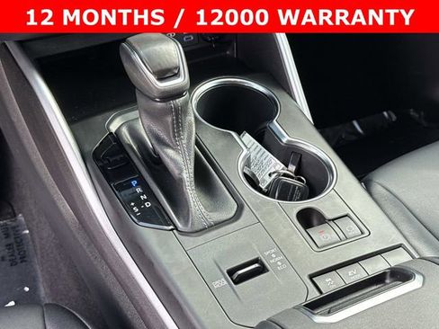 Used 2022 Toyota Highlander XLE image 23