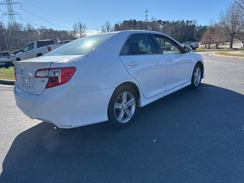 Used 2013 Toyota Camry SE image 4