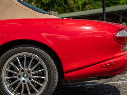 Used 1999 Jaguar XK8 Convertible RWD image 31