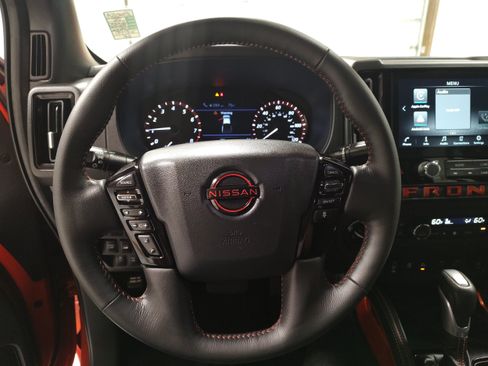 Used 2025 Nissan Frontier PRO-4X w/ Pro Convenience Package AWD/4WD image 5