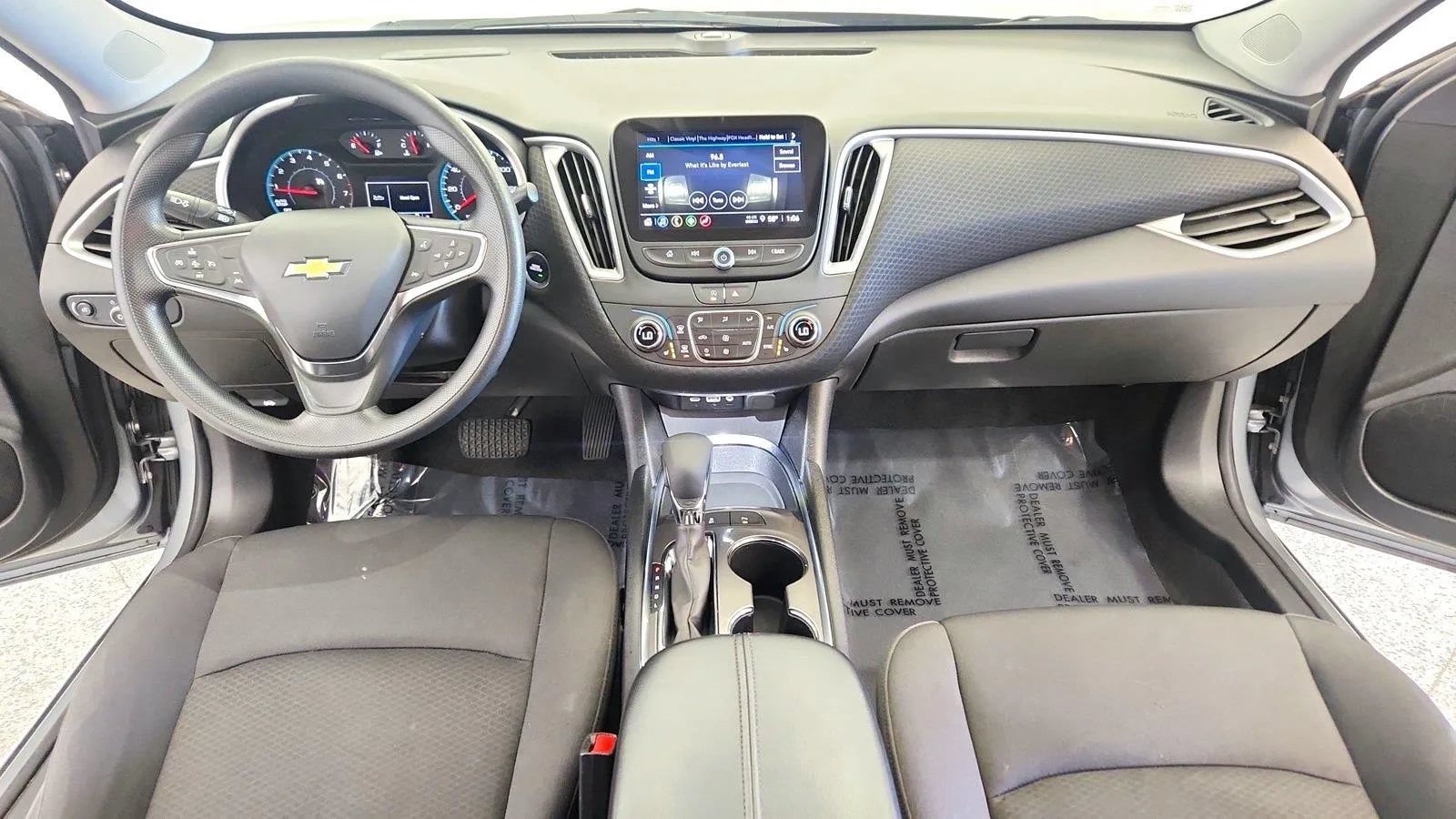 Used 2025 Chevrolet Malibu LT FWD image 26