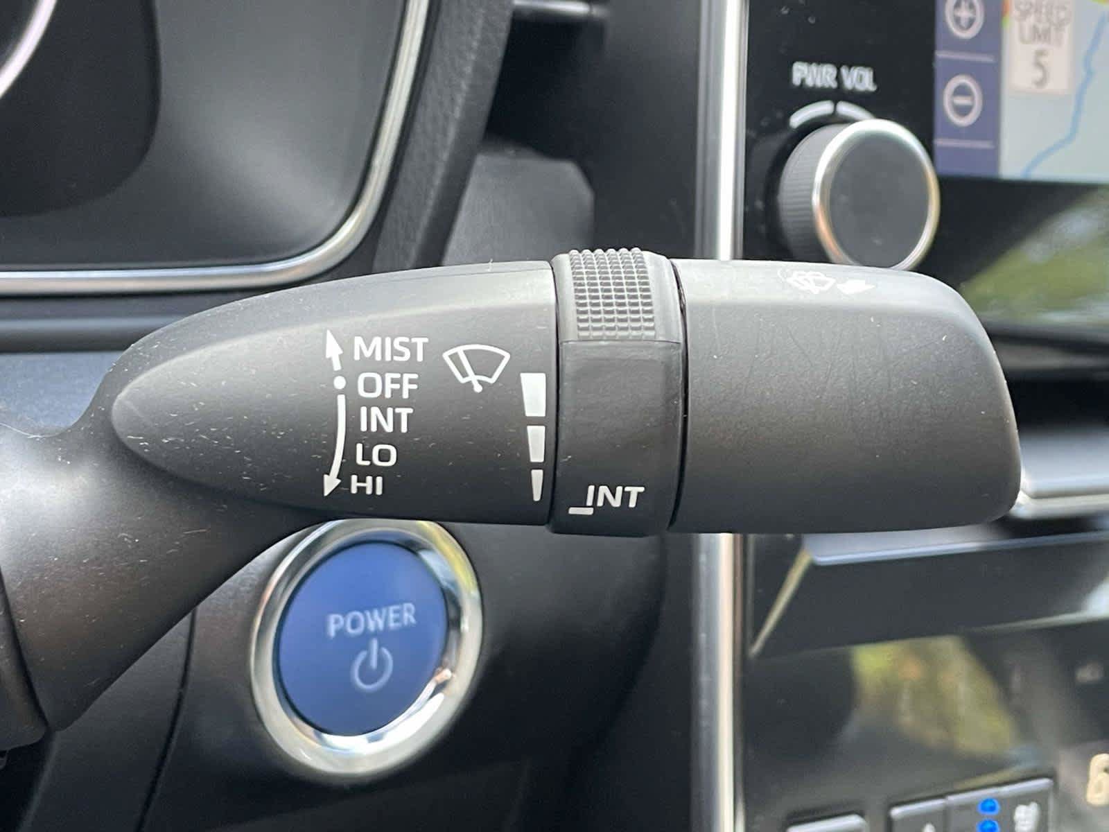 Used 2021 Toyota Avalon Limited FWD image 37