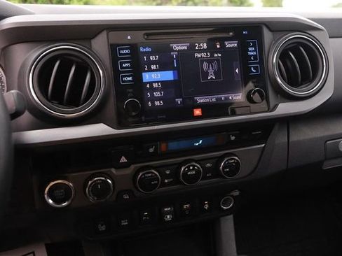 Used 2018 Toyota Tacoma TRD Sport AWD/4WD image 16