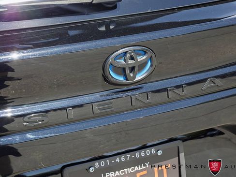 Used 2025 Toyota Sienna XLE Woodland Edition AWD/4WD image 46