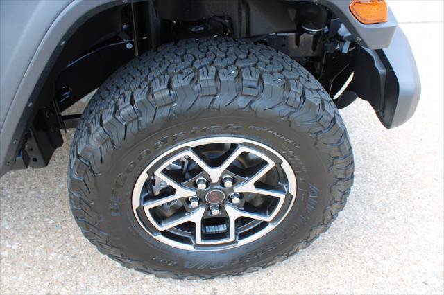 Certified 2025 Jeep Wrangler Rubicon w/ Convenience Group AWD/4WD image 14
