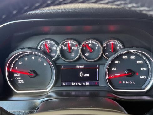 Used 2020 Chevrolet Silverado 1500 LT Trail Boss w/ Midnight Edition AWD/4WD image 32