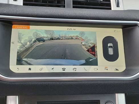 Used 2017 Land Rover Range Rover Evoque SE Premium image 25