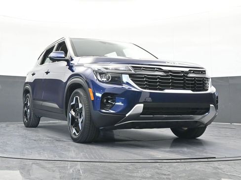 Used 2024 Kia Seltos EX image 62