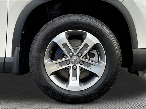 Used 2025 Honda Pilot EX-L image 24