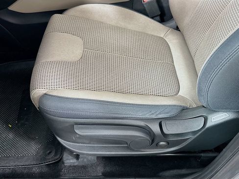 Used 2020 Hyundai Santa Fe SE FWD image 19