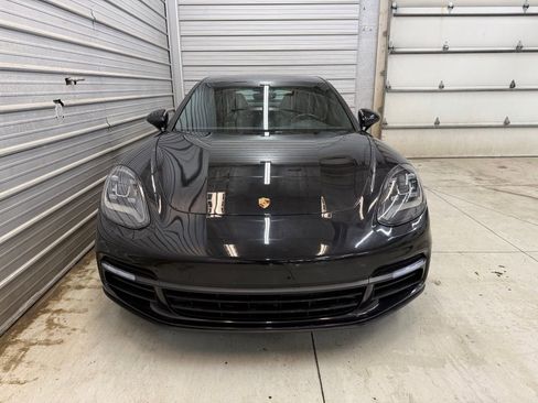 Used 2018 Porsche Panamera 4 image 3