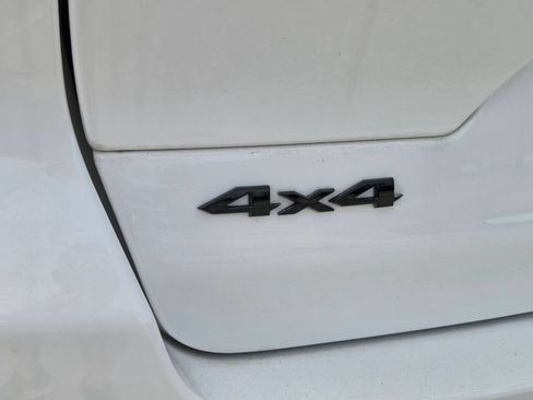 Used 2023 Jeep Grand Cherokee Altitude AWD/4WD image 11