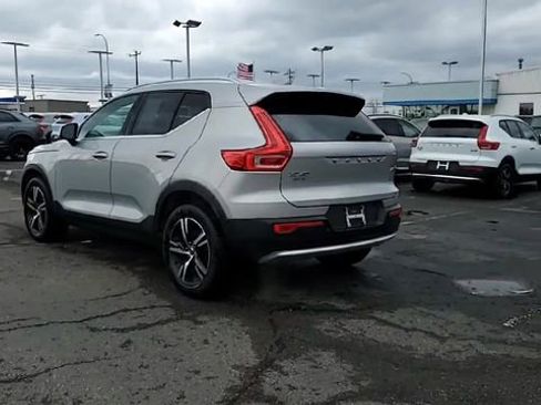 Used 2025 Volvo XC40 B5 Core AWD/4WD image 6