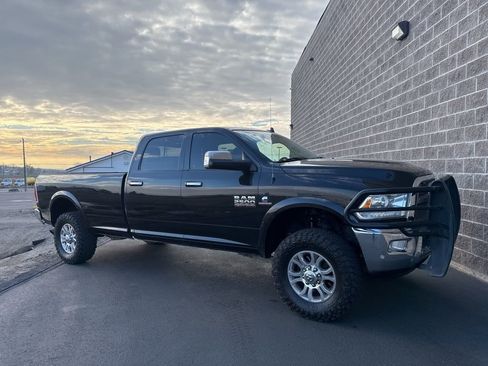 Used 2018 RAM 2500 Laramie w/ Cold Weather Group image 1