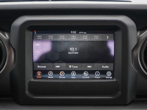 Used 2022 Jeep Gladiator Sport AWD/4WD image 16