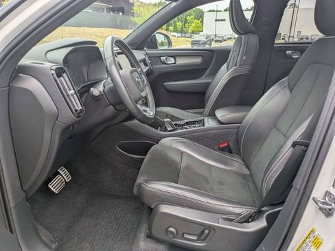 Used 2021 Volvo XC40 T5 R-Design w/ Advanced Package AWD/4WD image 21