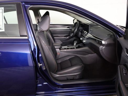 Used 2024 Nissan Altima 2.5 SR w/ SR Premium Package AWD/4WD image 30