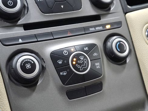 Used 2016 Ford Taurus SE image 25