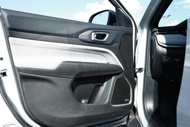 New 2026 Jeep Compass Latitude AWD/4WD image 23