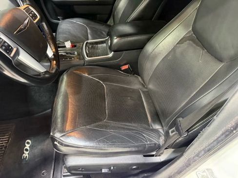 Used 2012 Chrysler 300 C image 20