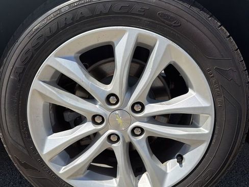 Used 2017 Chevrolet Malibu LT image 13