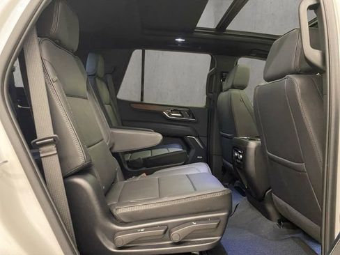 Used 2025 GMC Yukon Denali w/ Sun & Power Step Package AWD/4WD image 24