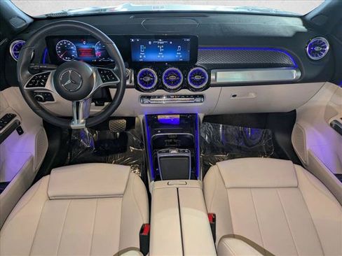 Used 2025 Mercedes-Benz GLB 250 4MATIC image 14