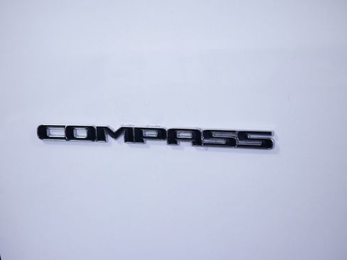 New 2025 Jeep Compass Limited image 17