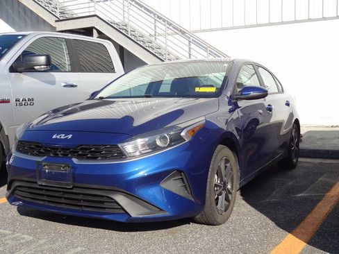 Used 2022 Kia Forte LXS w/ LXS Technology Package FWD image 3