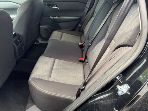 Used 2025 Nissan Rogue SV FWD image 33