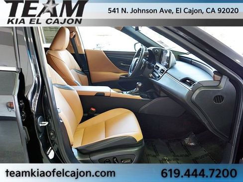 Used 2023 Lexus ES 300h w/ Premium Package image 13