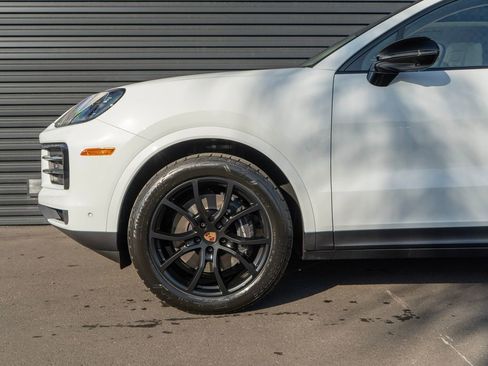 New 2026 Porsche Cayenne Coupe AWD/4WD image 12