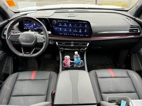 Used 2024 Chevrolet Traverse RS image 15