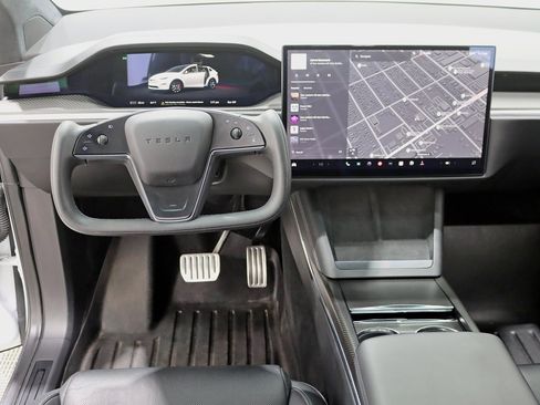 Used 2023 Tesla Model X Plaid image 13