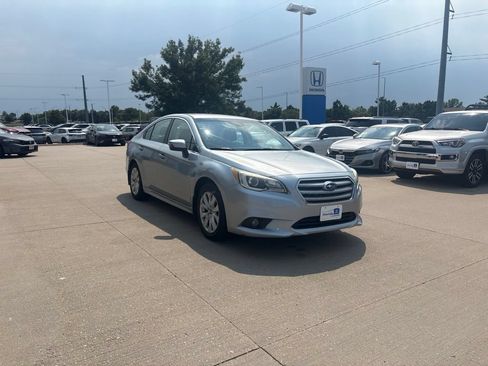 Used 2015 Subaru Legacy 2.5i Premium AWD/4WD image 3