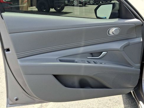 Used 2023 Hyundai Elantra SEL w/ Convenience Package FWD image 12