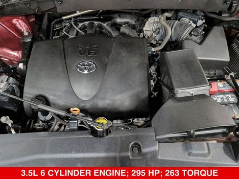 Used 2017 Toyota Highlander XLE AWD/4WD image 39