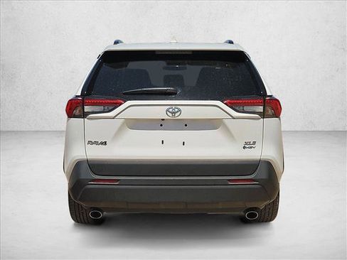 Used 2025 Toyota RAV4 XLE AWD/4WD image 7