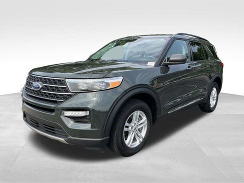 Certified 2024 Ford Explorer XLT w/ Equipment Group 202A AWD/4WD image 9