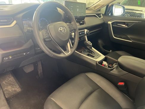 Used 2023 Toyota RAV4 Limited FWD image 10