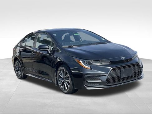 Used 2021 Toyota Corolla XSE w/ Carpet Mat Package (TMS) FWD image 3