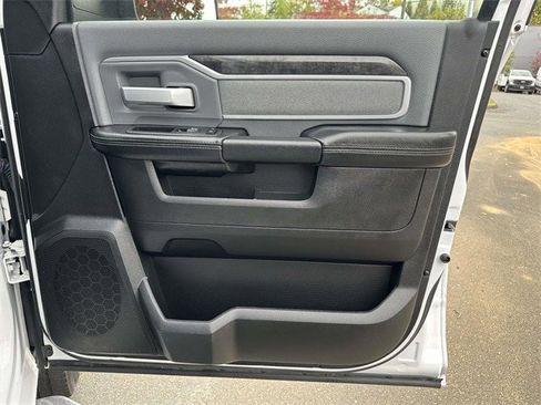 Used 2021 RAM 2500 Big Horn image 23