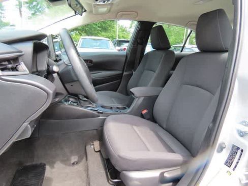 Used 2024 Toyota Corolla LE FWD image 12