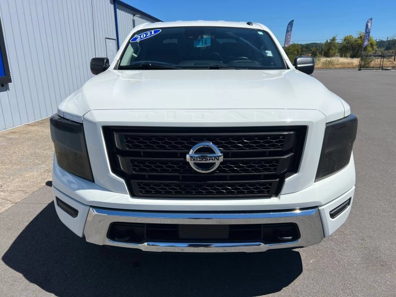 Used 2021 Nissan Titan SV w/ Accessory Utility Package AWD/4WD image 3